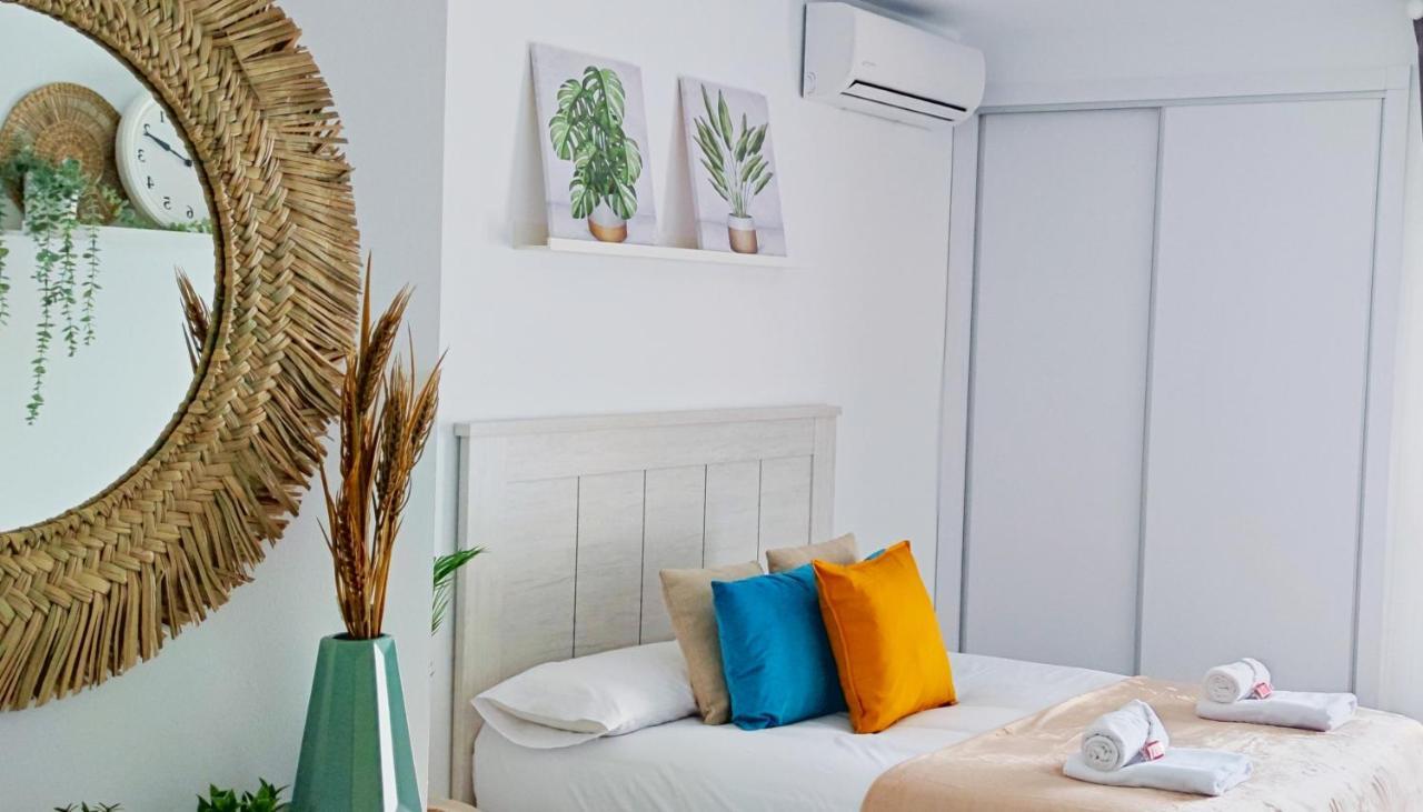 El Estudio De La Playa Benalbeach Holidays Paradise 베날마데나코스타 외부 사진