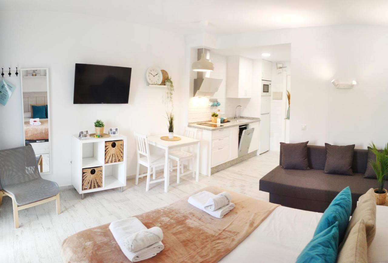 El Estudio De La Playa Benalbeach Holidays Paradise 베날마데나코스타 외부 사진