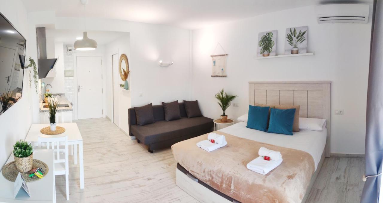 El Estudio De La Playa Benalbeach Holidays Paradise 베날마데나코스타 외부 사진