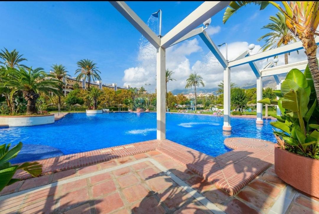El Estudio De La Playa Benalbeach Holidays Paradise 베날마데나코스타 외부 사진